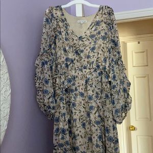 MIDI dress with floral design and ruffles